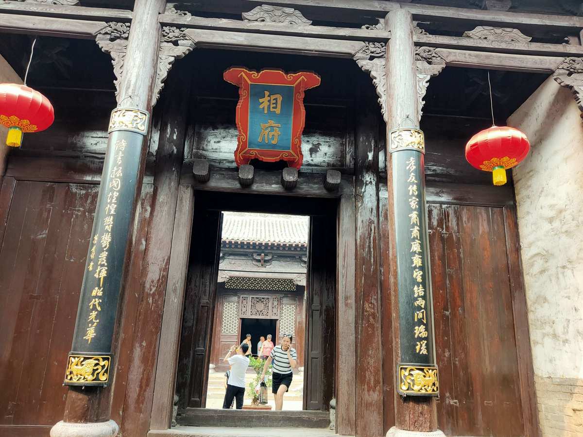 祠堂旁边建房子风水问题_祠堂旁边建房子好吗_建筑旁边祠堂风水好吗