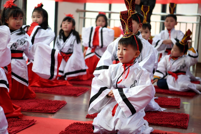 传统节日对幼儿的教育价值_传统节日对幼儿养成教育意义_幼儿不重视传统节日